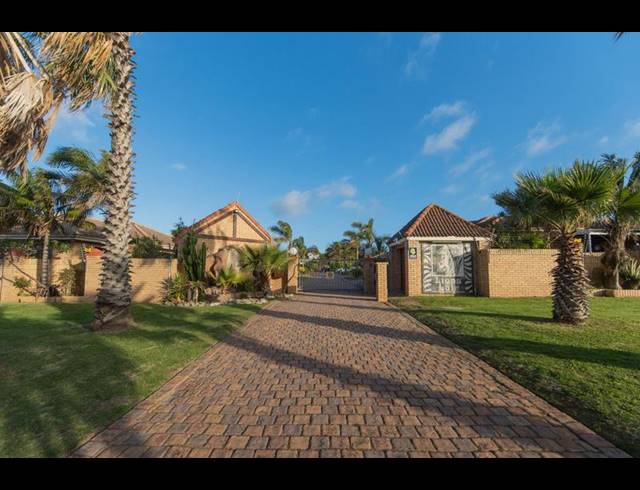 3 BEDROOM TOWNHOUSE FOR SALE IN SUMMERSTRAND